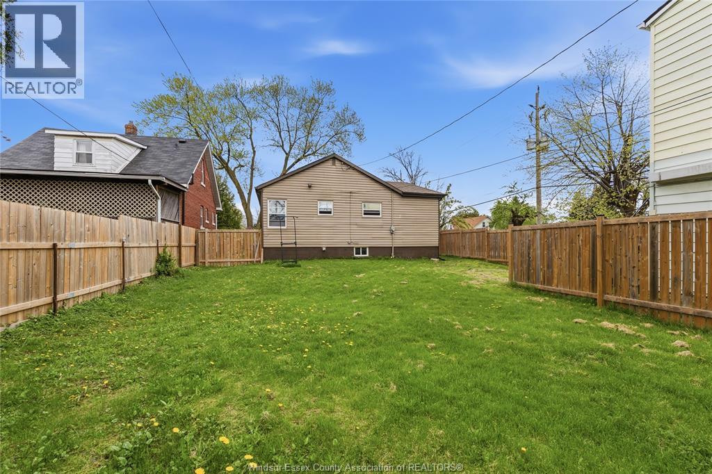 3406 Turner, Windsor, Ontario  N8W 3M5 - Photo 18 - 26010056