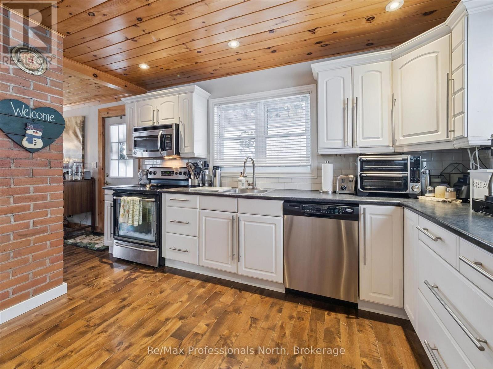 210-250 Brock Street, Gravenhurst, Ontario  P1P 1H4 - Photo 38 - X12733442