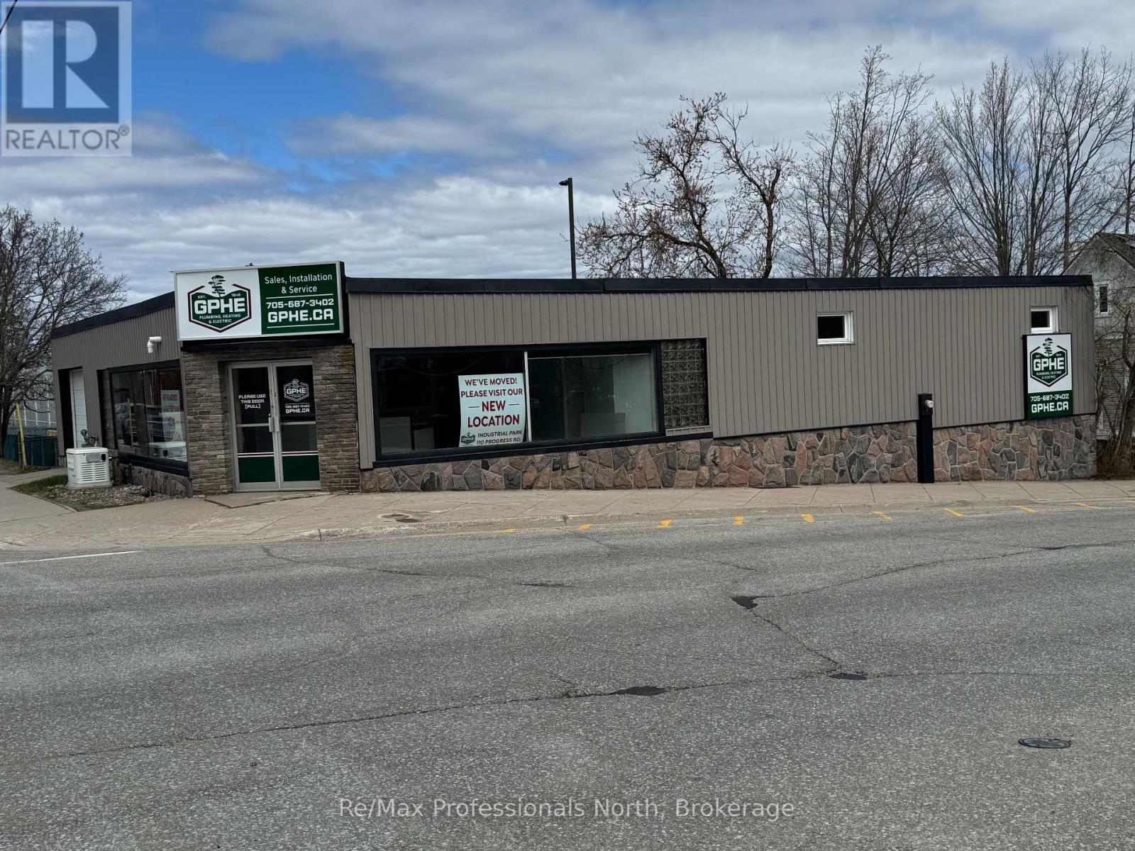 210-250 Brock Street, Gravenhurst, Ontario  P1P 1H4 - Photo 2 - X12733442