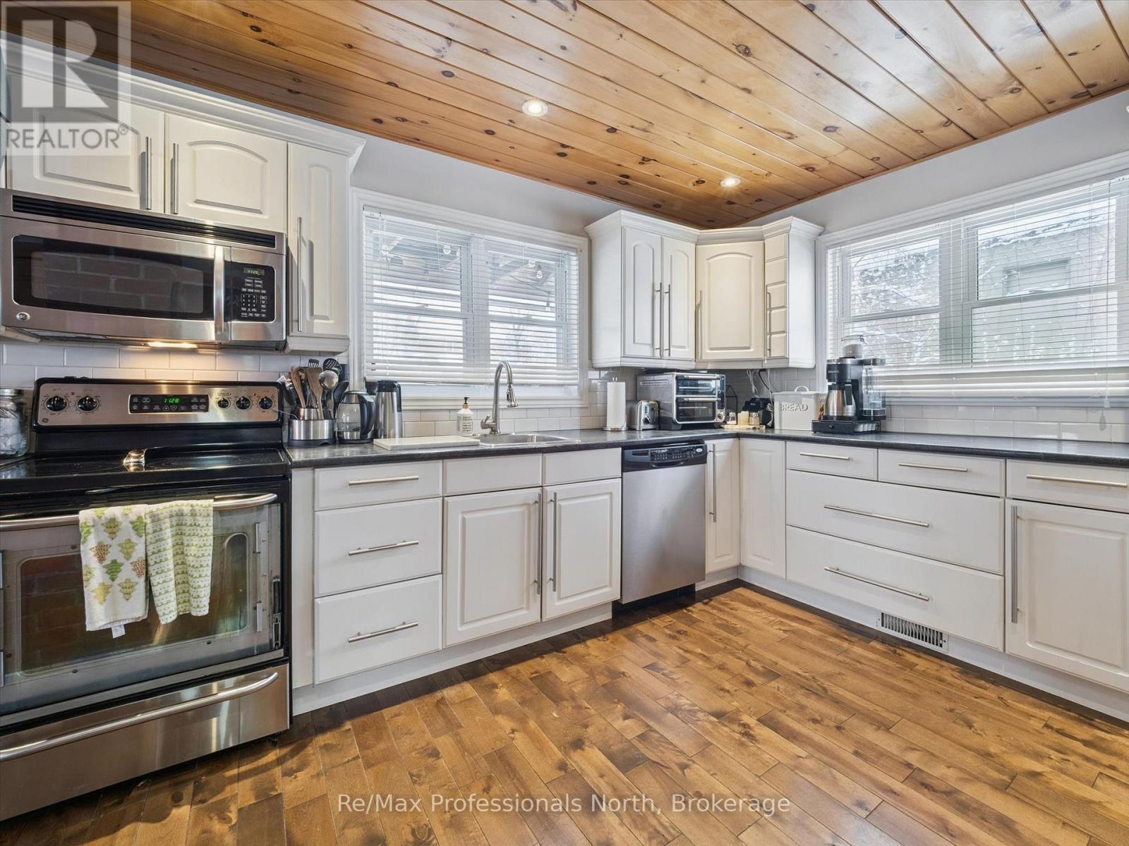 210-250 Brock Street, Gravenhurst, Ontario  P1P 1H4 - Photo 37 - X12733442