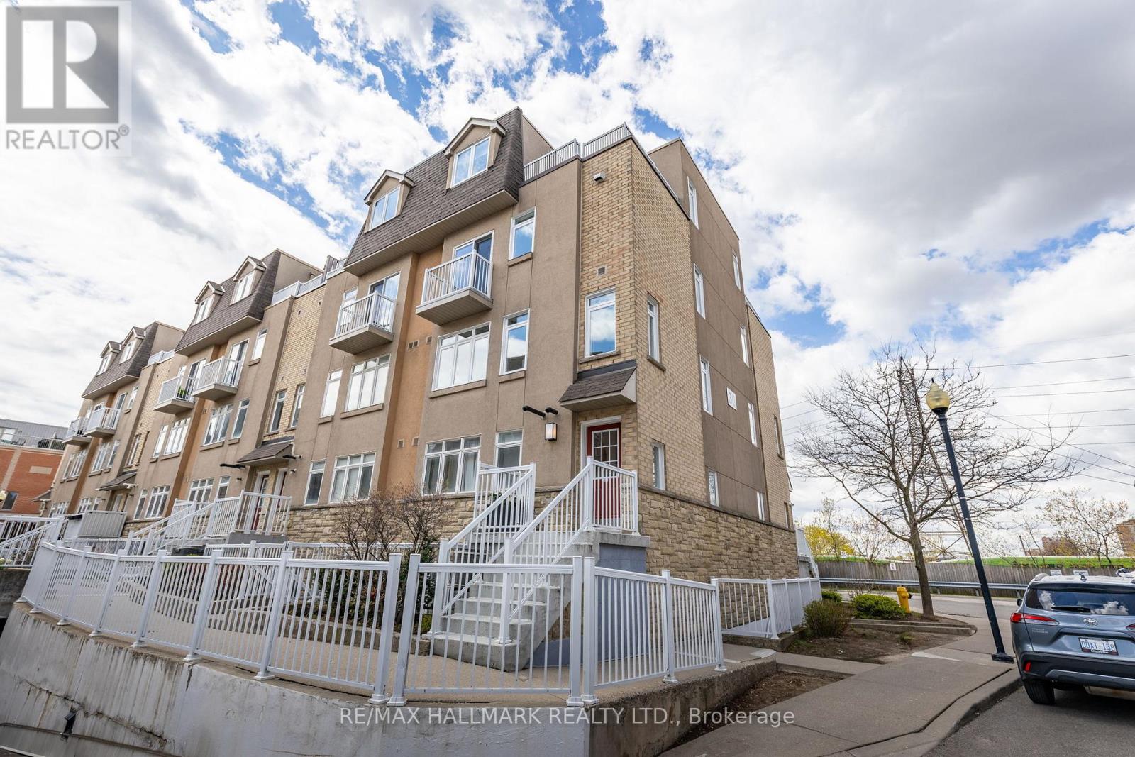 47 - 30 Turntable Crescent, Toronto, Ontario  M6H 4K9 - Photo 2 - W13082702