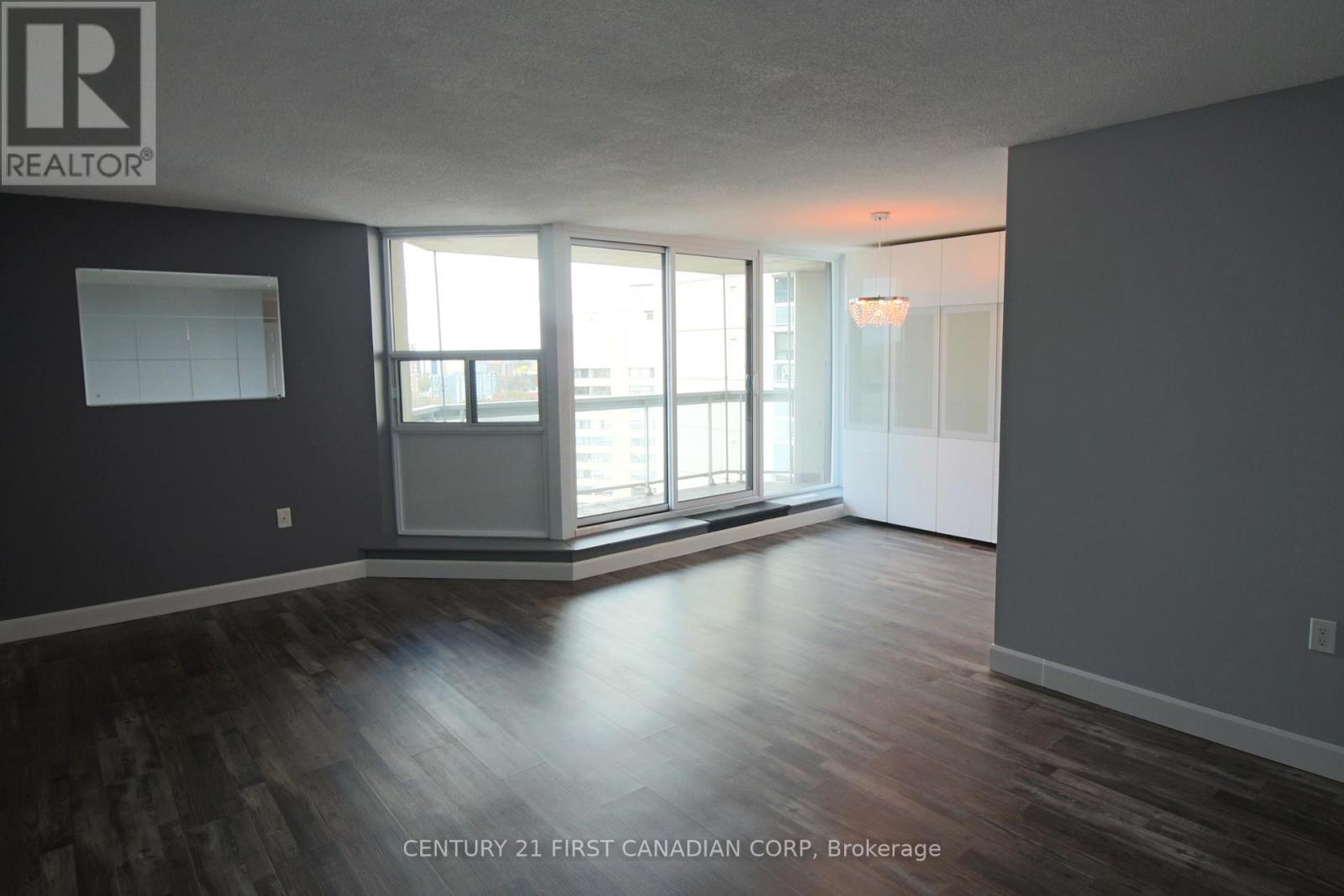 1902 - 323 Colborne Street, London East, Ontario  N6B 3N8 - Photo 3 - X13082886