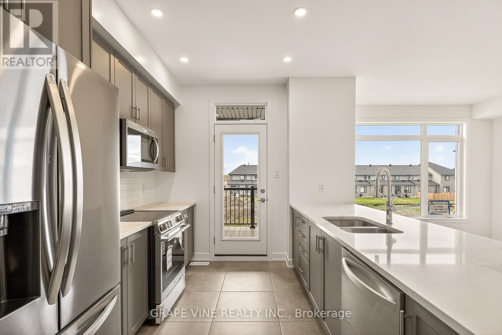 578 Arbia Ridge, Ottawa, Ontario  K2S 2S4 - Photo 15 - X13082922