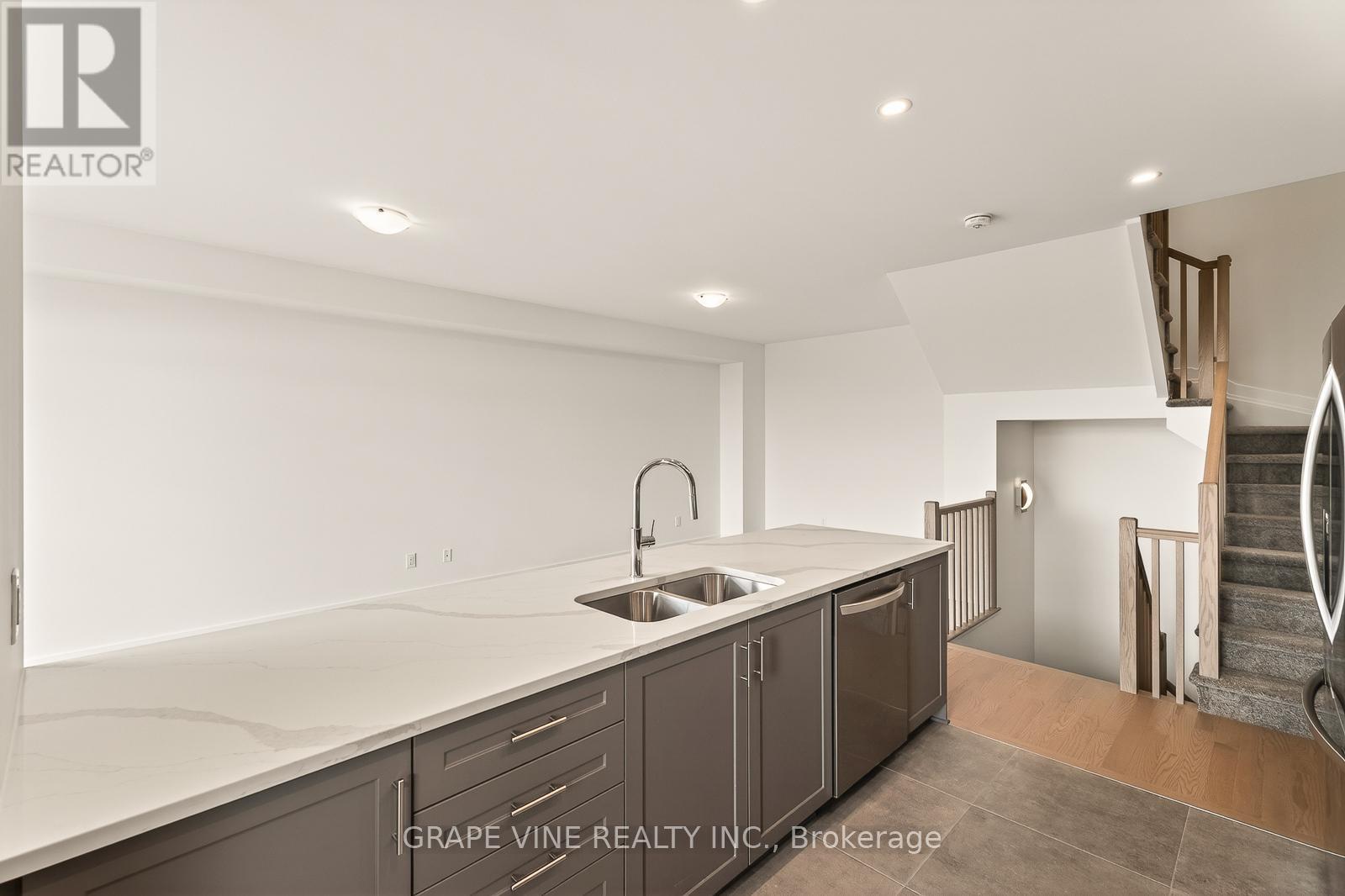 578 Arbia Ridge, Ottawa, Ontario  K2S 2S4 - Photo 19 - X13082922
