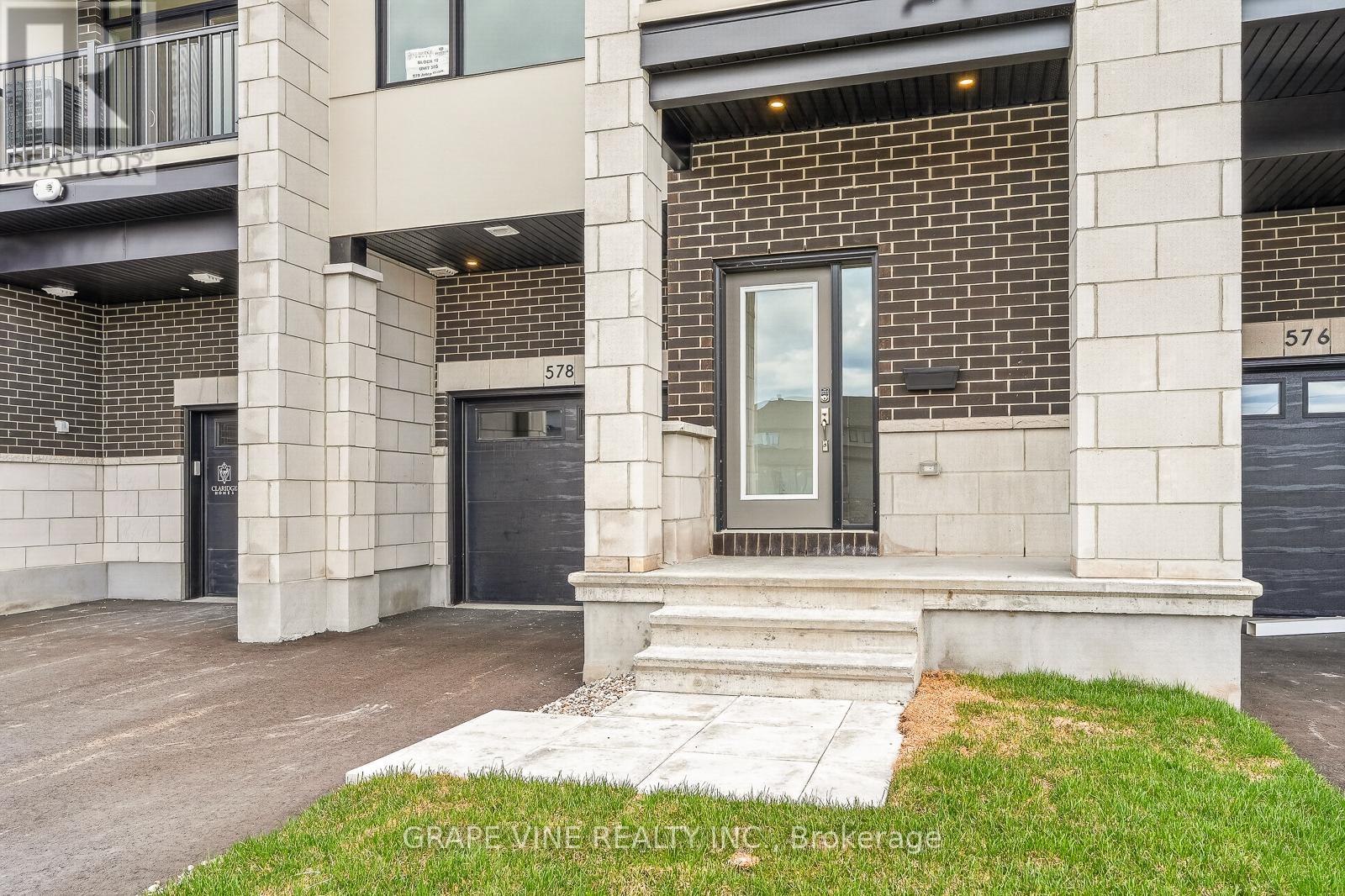578 Arbia Ridge, Ottawa, Ontario  K2S 2S4 - Photo 4 - X13082922