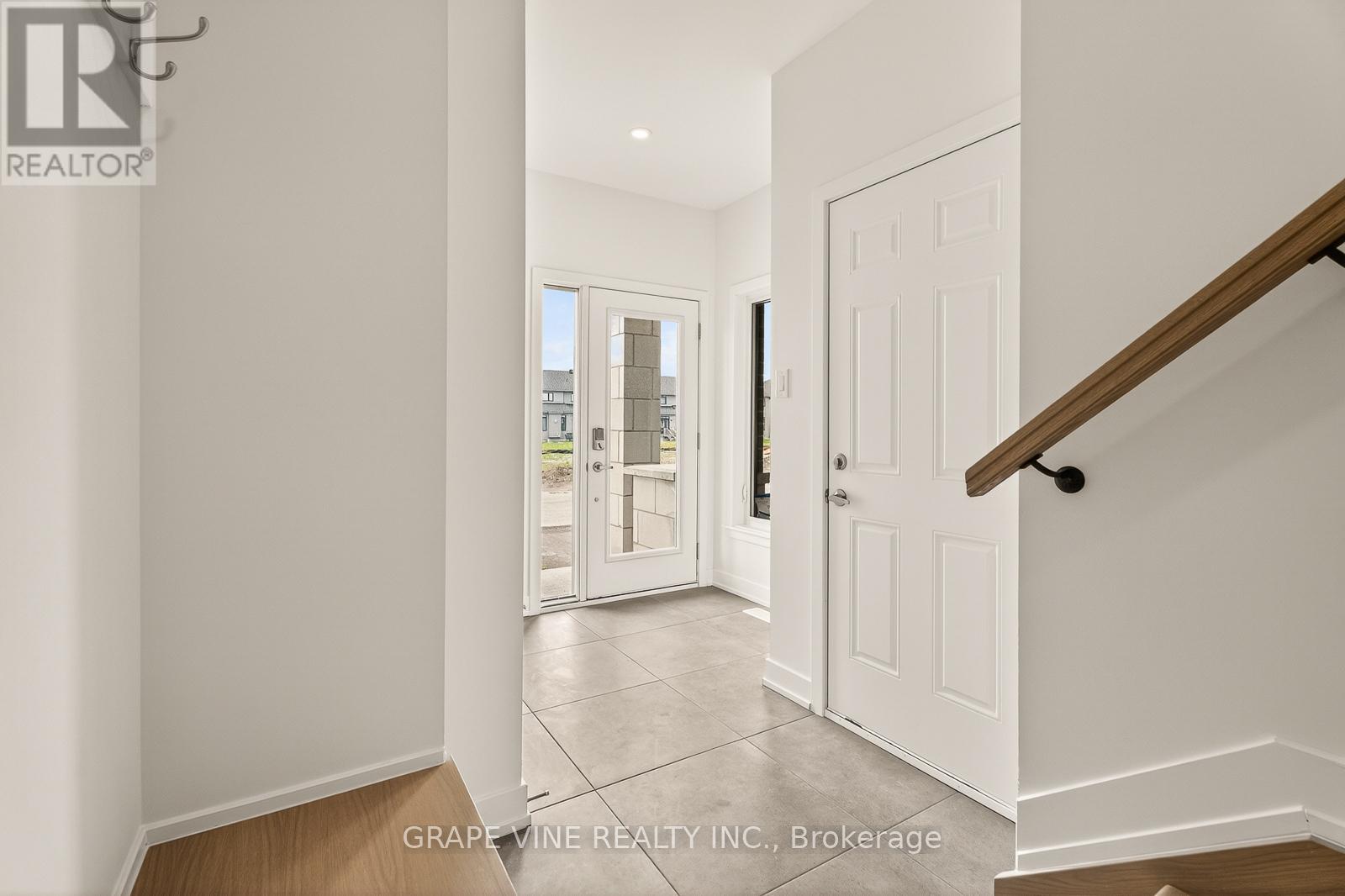 578 Arbia Ridge, Ottawa, Ontario  K2S 2S4 - Photo 5 - X13082922