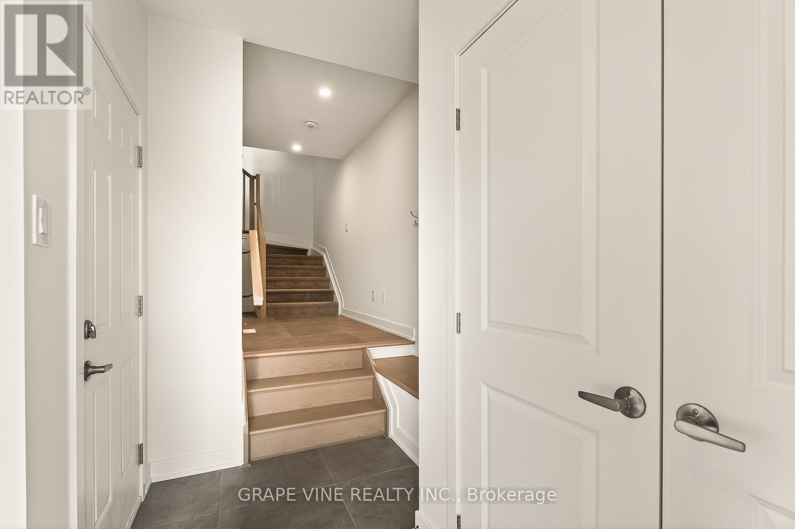 578 Arbia Ridge, Ottawa, Ontario  K2S 2S4 - Photo 7 - X13082922