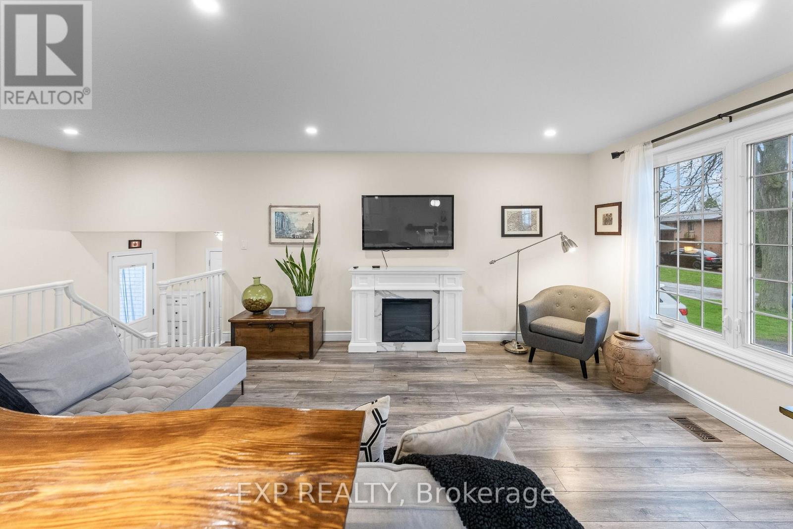 6447 Kendale Court, Niagara Falls (West Wood), Ontario  L2H 1Z2 - Photo 8 - X13082754