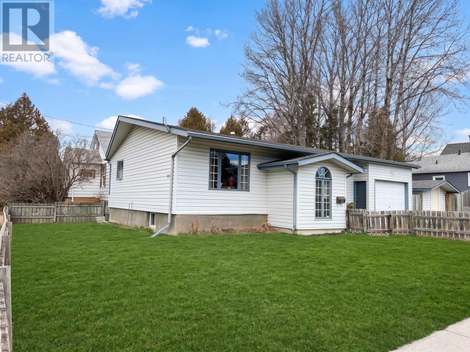 558 Van Norman, Thunder Bay, Ontario  P7A 4E7 - Photo 2 - TB2600900