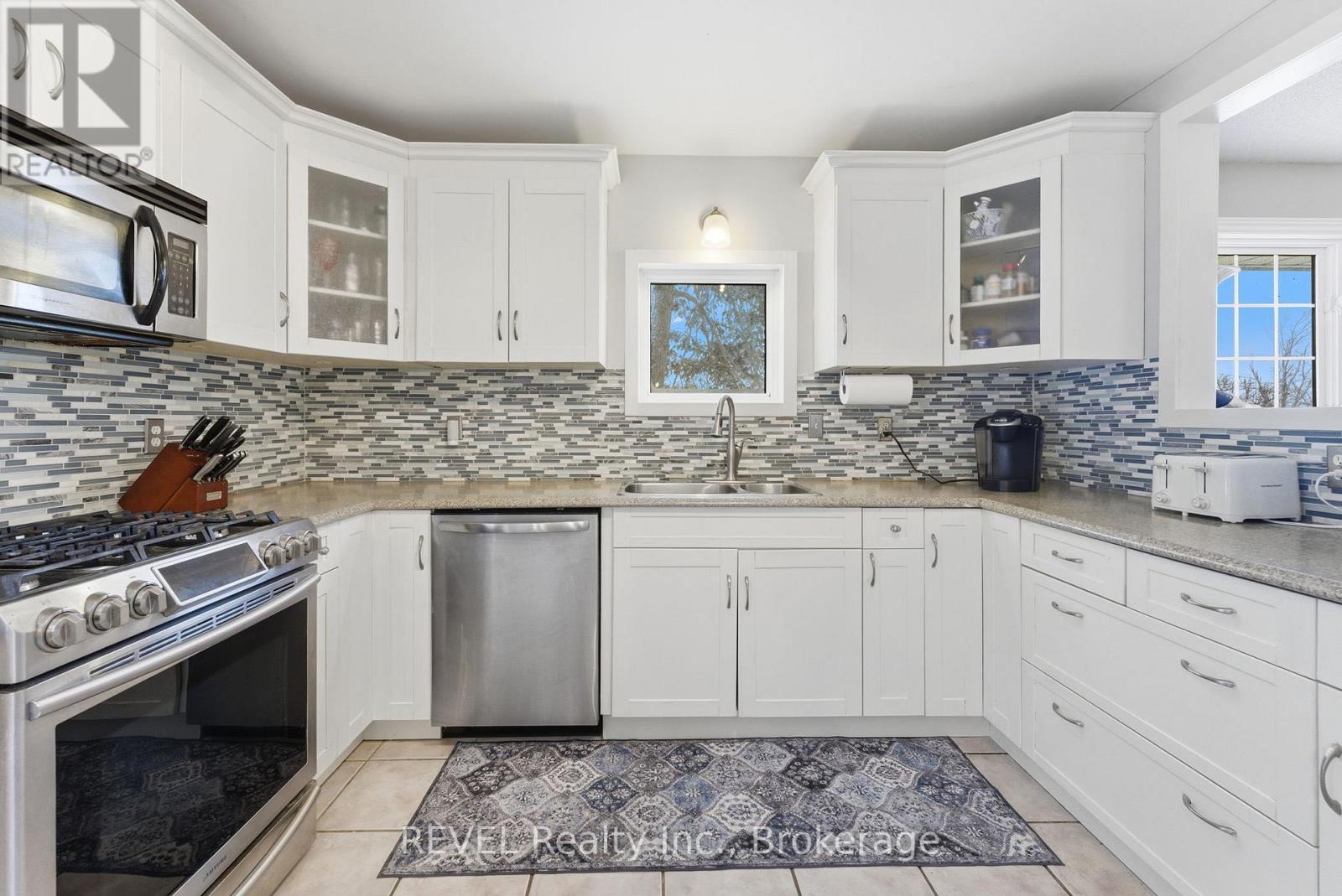 5 Barbara Avenue, Oro-Medonte, Ontario  L0L 2E0 - Photo 15 - S12965850