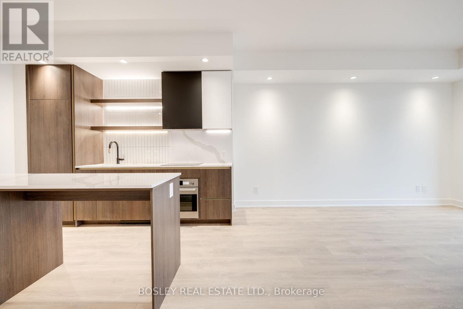 204 - 1285 Queen Street E, Toronto, Ontario  M4L 1C2 - Photo 2 - E13082750