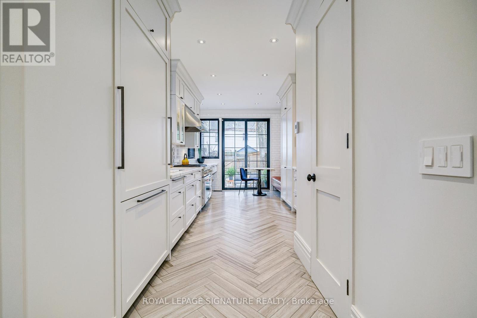 61 Mcgee Street, Toronto, Ontario  M4M 2L1 - Photo 11 - E13082816