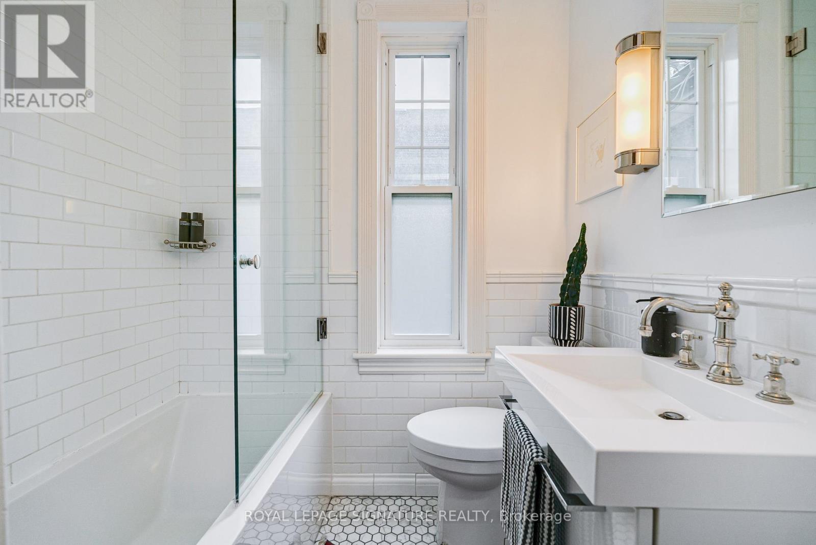 61 Mcgee Street, Toronto, Ontario  M4M 2L1 - Photo 27 - E13082816