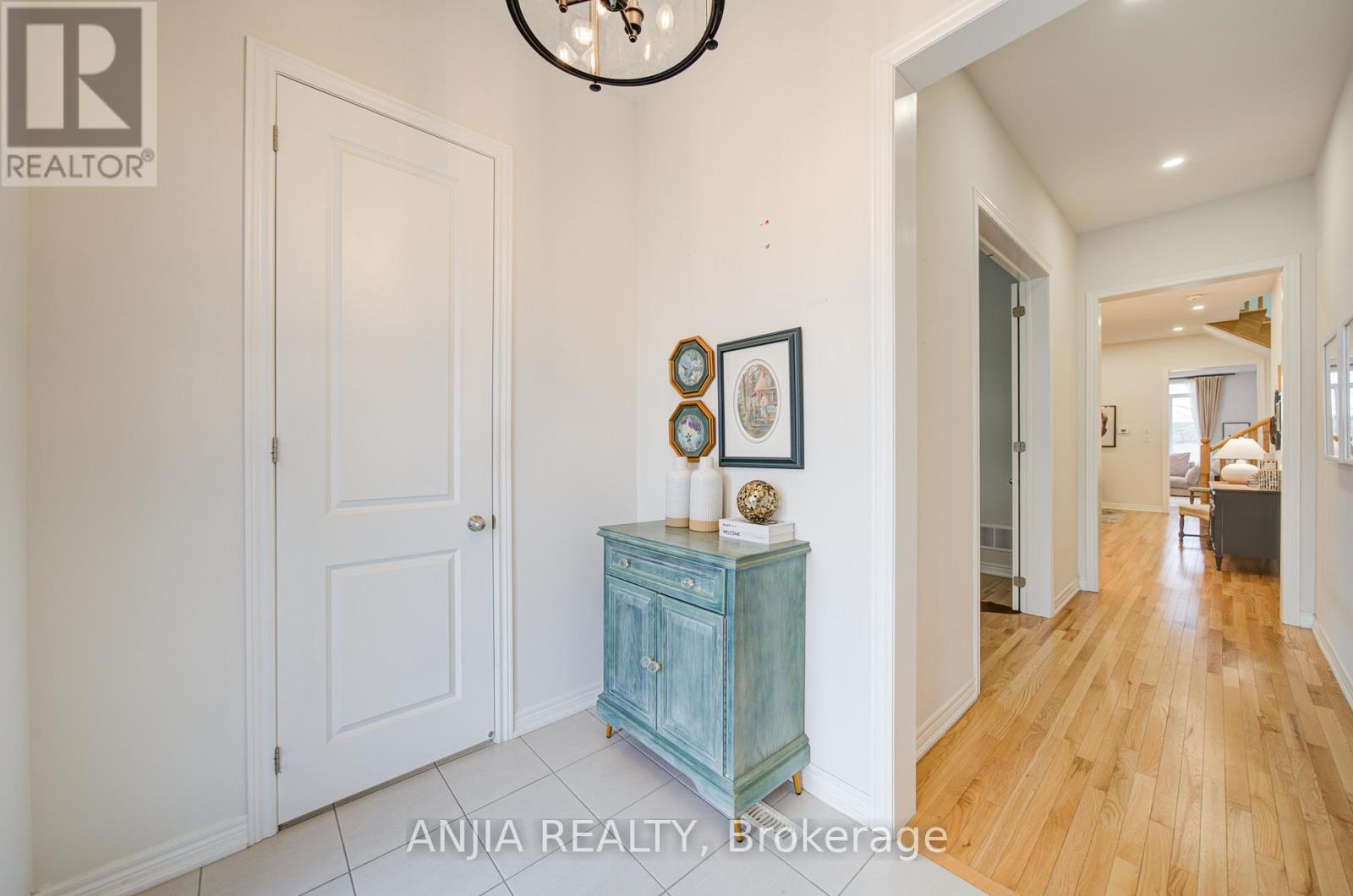 50 Conductor Avenue, Whitchurch-Stouffville (Stouffville), Ontario  L4A 4X5 - Photo 4 - N13082884