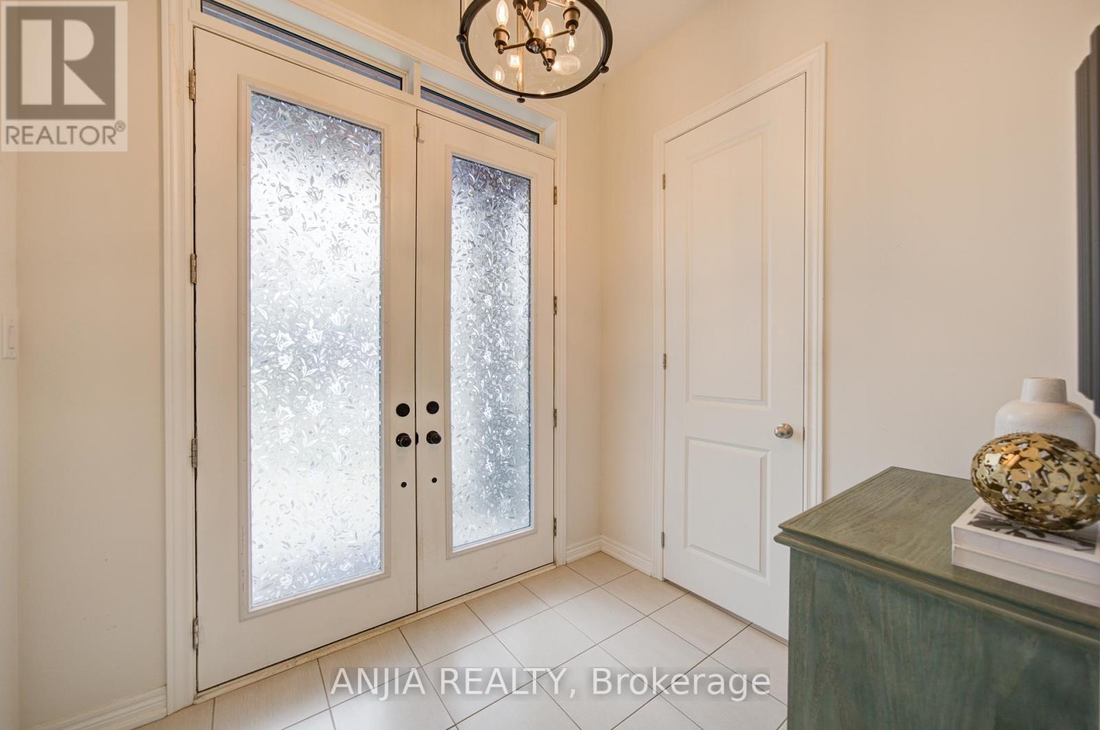 50 Conductor Avenue, Whitchurch-Stouffville (Stouffville), Ontario  L4A 4X5 - Photo 5 - N13082884
