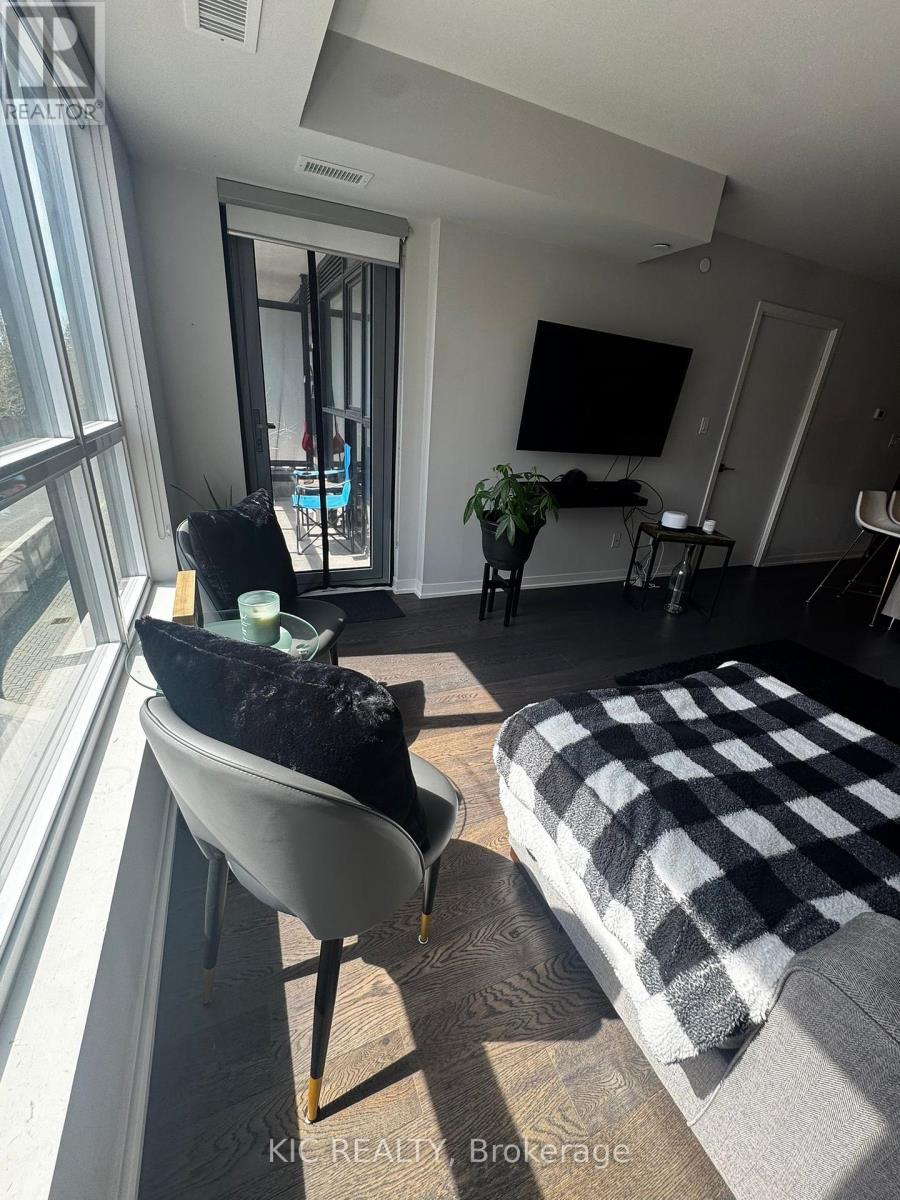221 - 1401 O'connor Drive, Toronto, Ontario  M4B 2V5 - Photo 12 - E13081900