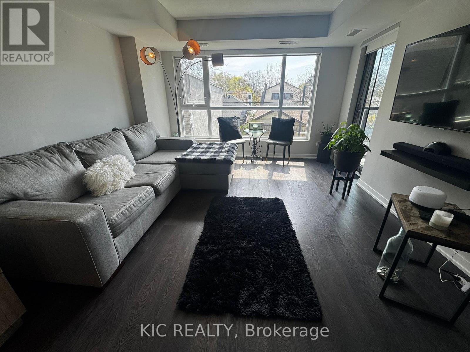 221 - 1401 O'connor Drive, Toronto, Ontario  M4B 2V5 - Photo 3 - E13081900