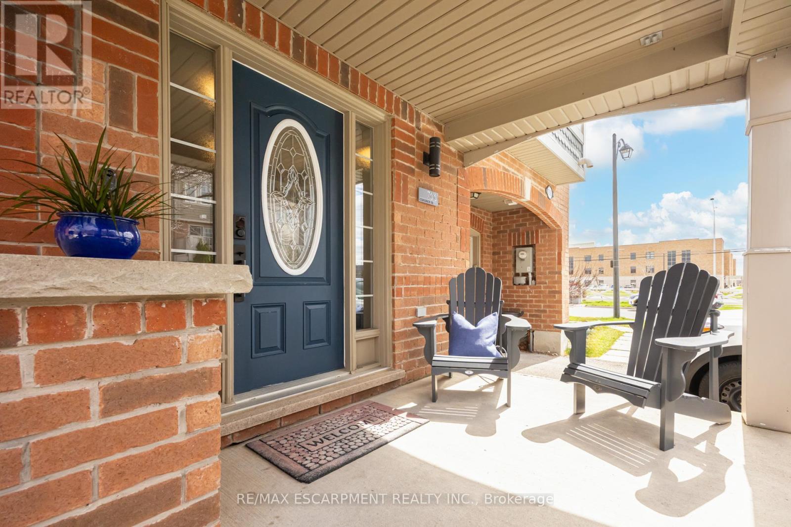 766 Challinor Terrace, Milton, Ontario  L9T 7V5 - Photo 2 - W13033658