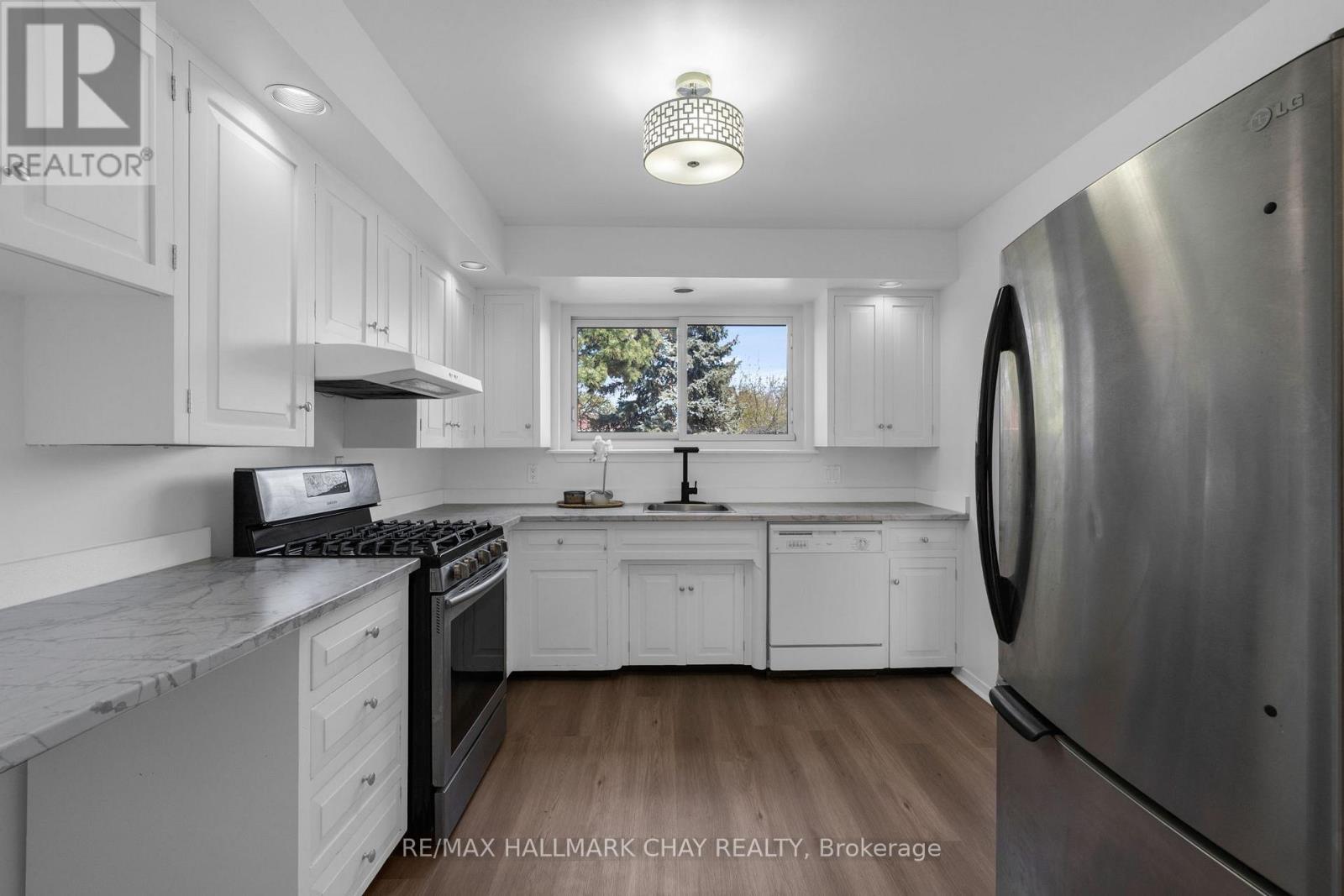 24 Flamingo Crescent, Brampton, Ontario  L6T 2G5 - Photo 14 - W13082814