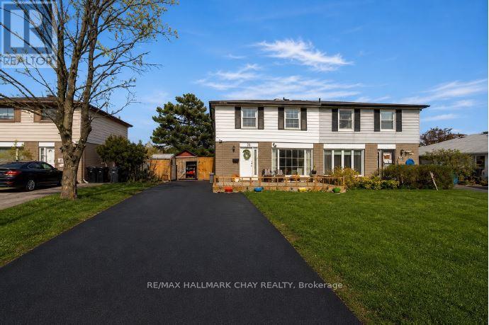 24 Flamingo Crescent, Brampton, Ontario  L6T 2G5 - Photo 2 - W13082814
