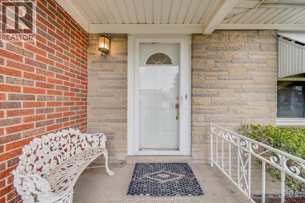 262 Henkel Place, Windsor, Ontario  N8Y 2E7 - Photo 4 - 26009722