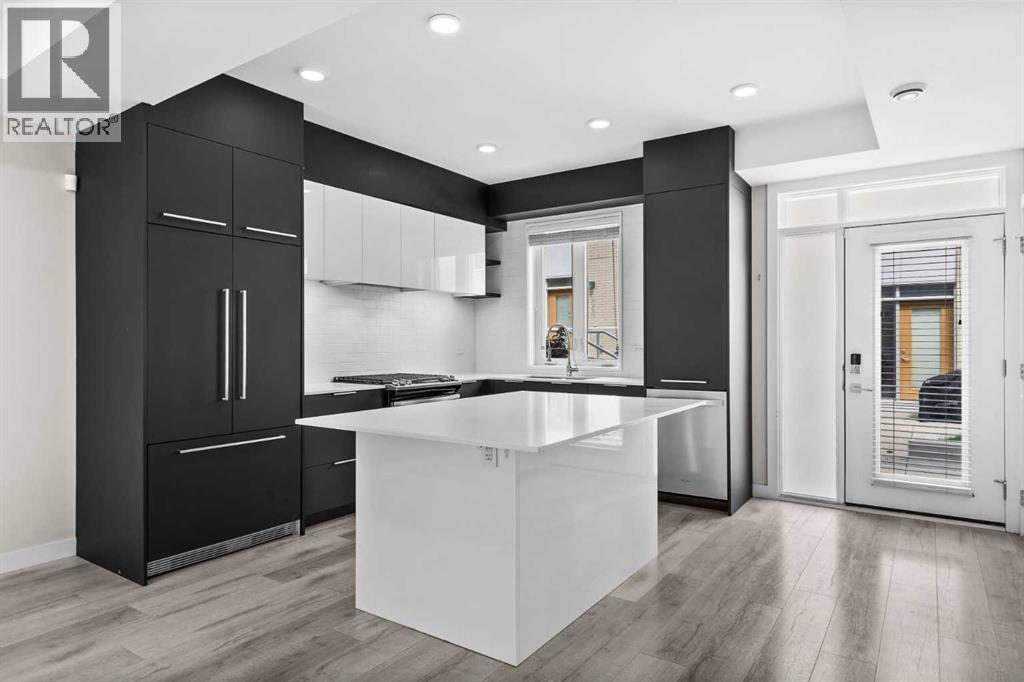 4060 Kovitz Lane NW, Calgary, Alberta  T3B 6H3 - Photo 6 - A2286507