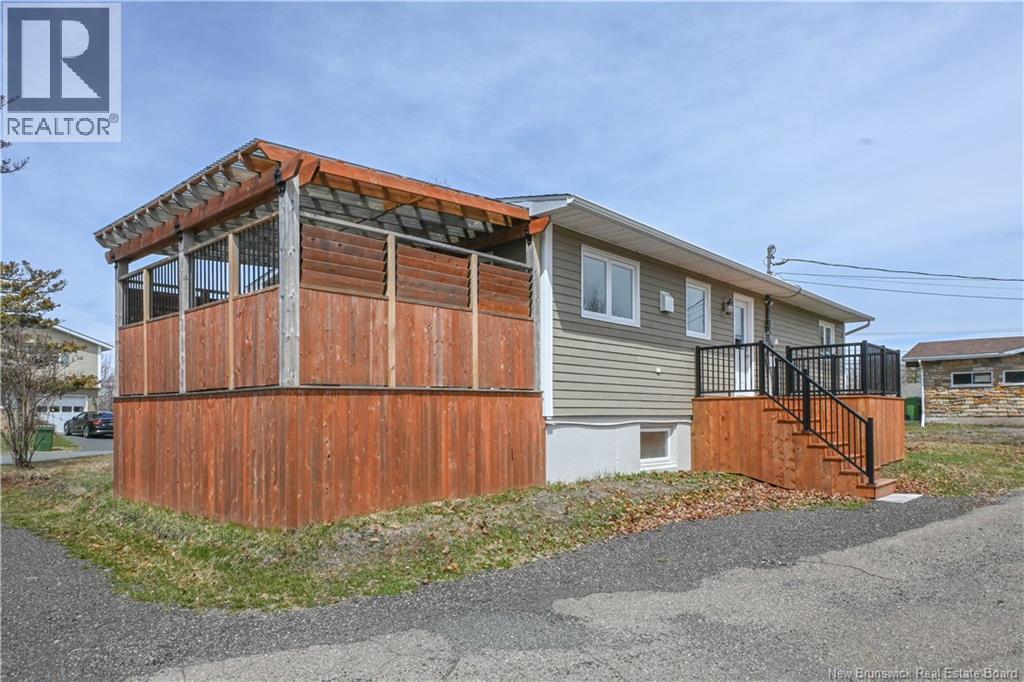 174 Bellefeuille Street, Shippagan, New Brunswick  E8S 1G7 - Photo 3 - NB133195