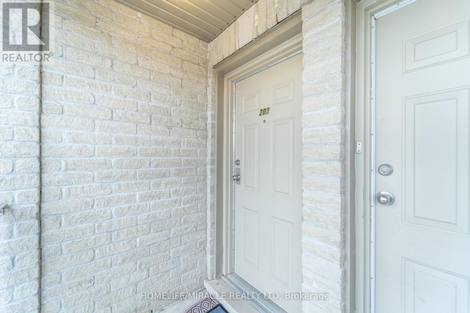 203 - 50 Whitlaw Way, Brant, Ontario  N3L 4C3 - Photo 3 - X13082888