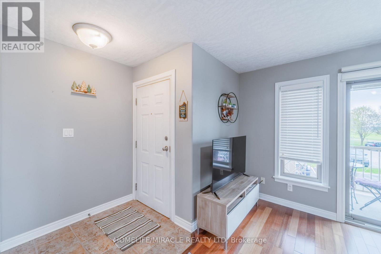 203 - 50 Whitlaw Way, Brant, Ontario  N3L 4C3 - Photo 5 - X13082888