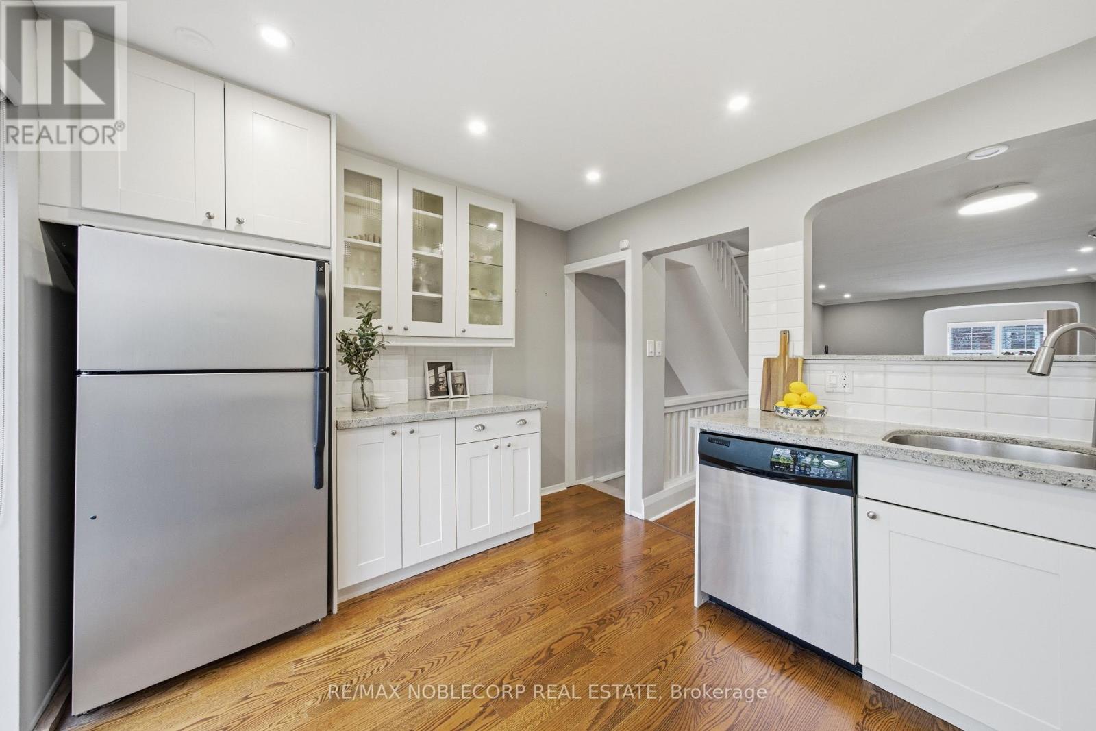 144b Roslin Avenue, Toronto (Lawrence Park North), Ontario  M4N 1Z4 - Photo 11 - C13082820