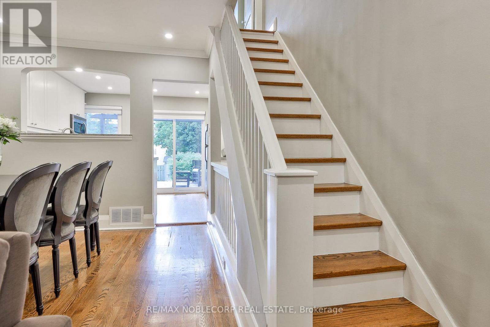 144b Roslin Avenue, Toronto (Lawrence Park North), Ontario  M4N 1Z4 - Photo 14 - C13082820