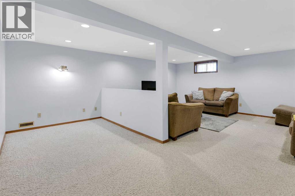 549 Rundleville Place Ne, Calgary, Alberta  T1Y 2T5 - Photo 17 - A2307972