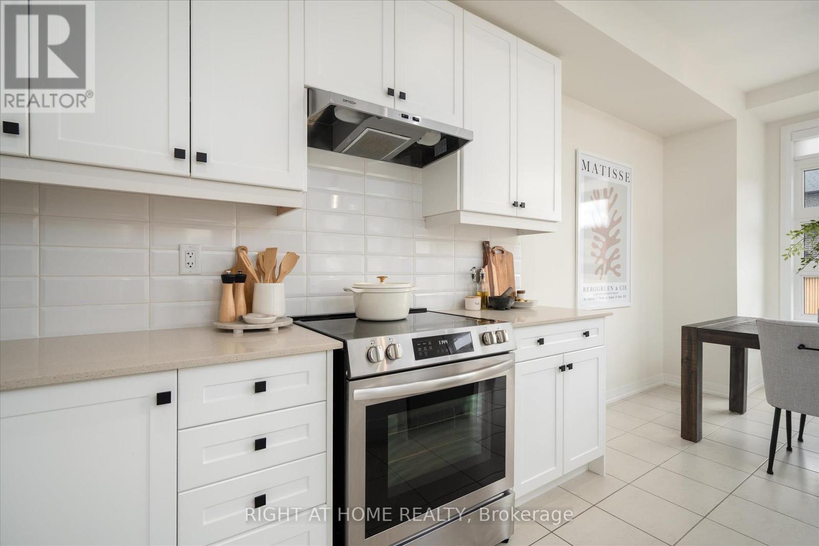 38 Van Wart Street, Whitby, Ontario  L1P 0P8 - Photo 13 - E13083006