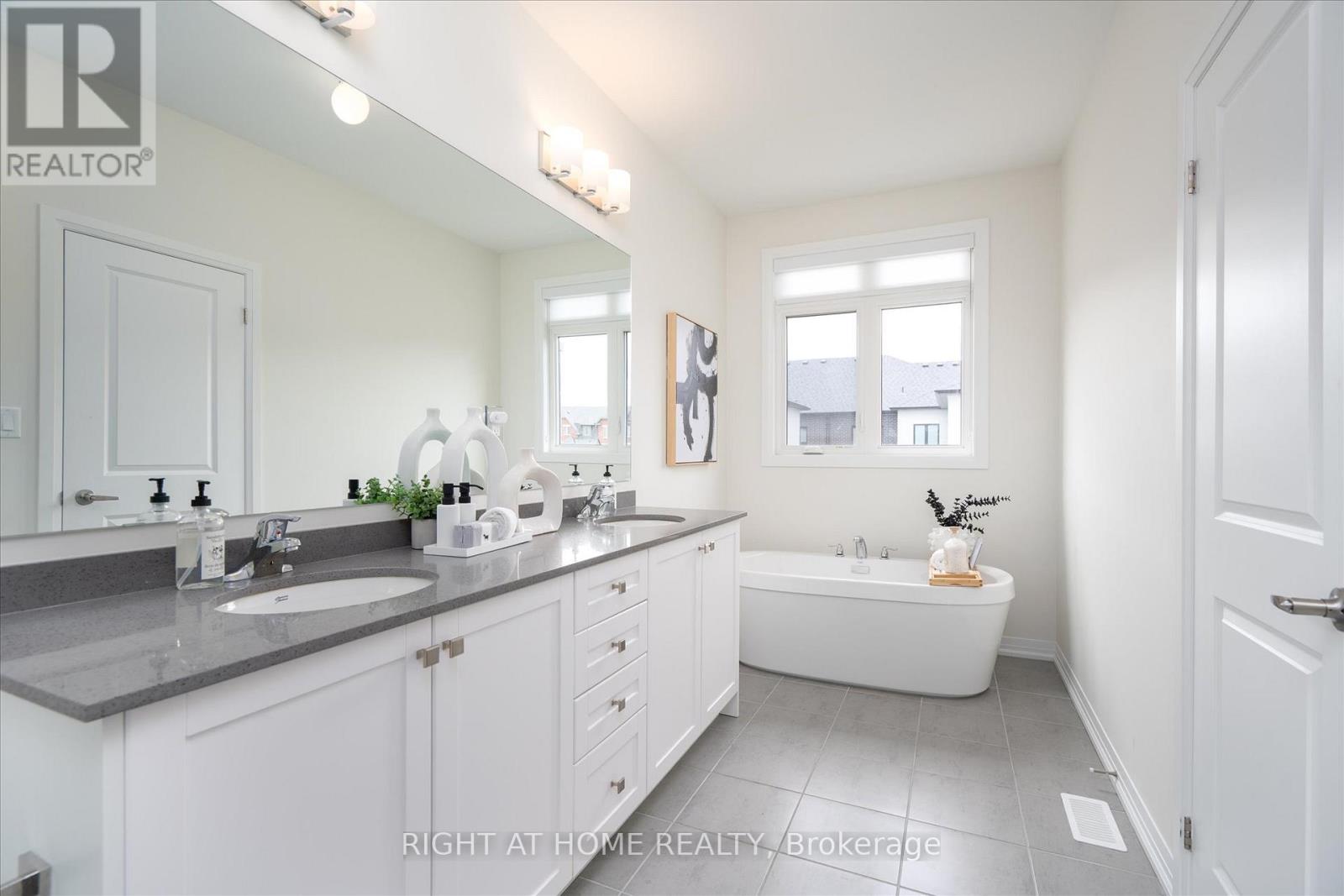 38 Van Wart Street, Whitby, Ontario  L1P 0P8 - Photo 22 - E13083006