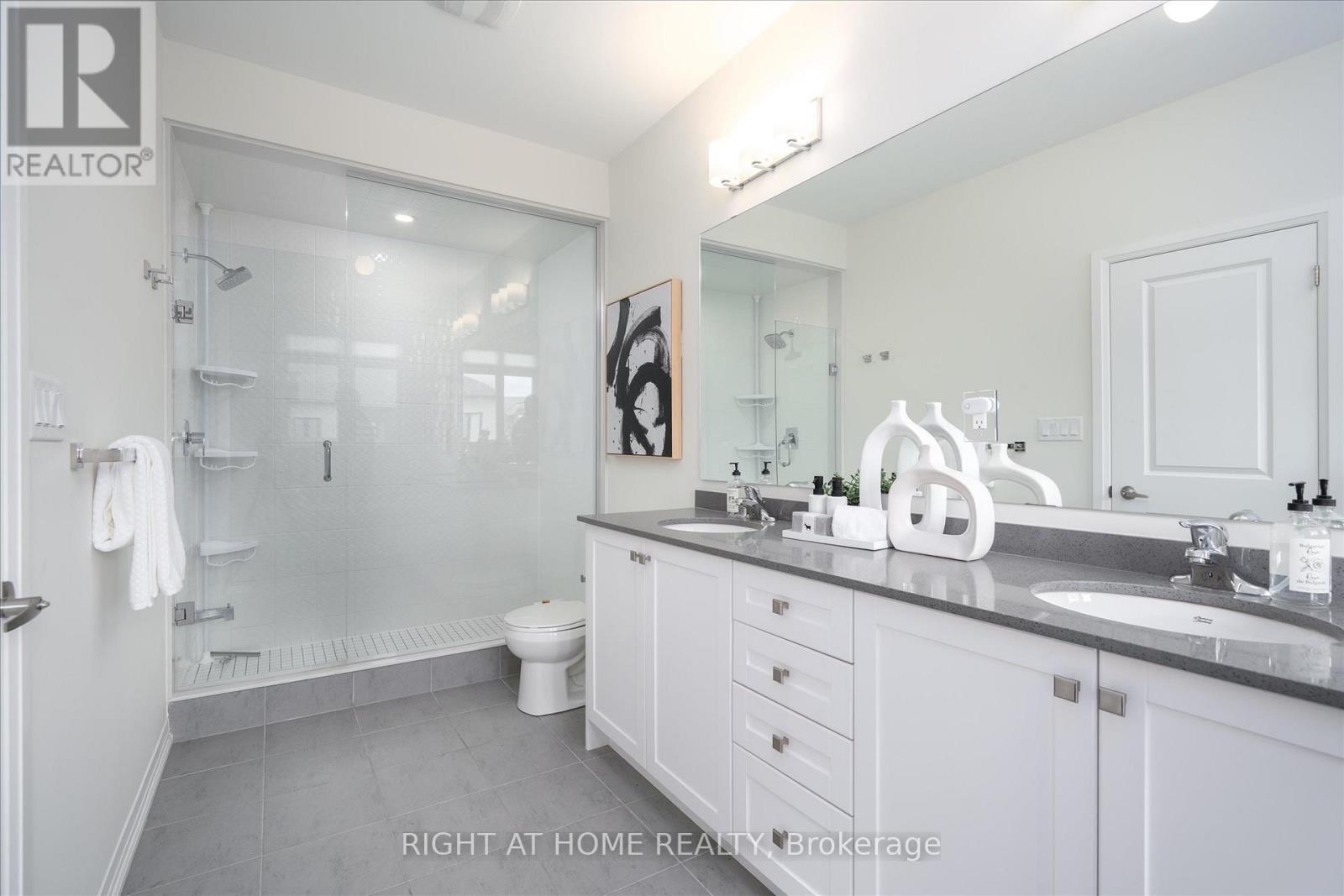 38 Van Wart Street, Whitby, Ontario  L1P 0P8 - Photo 23 - E13083006