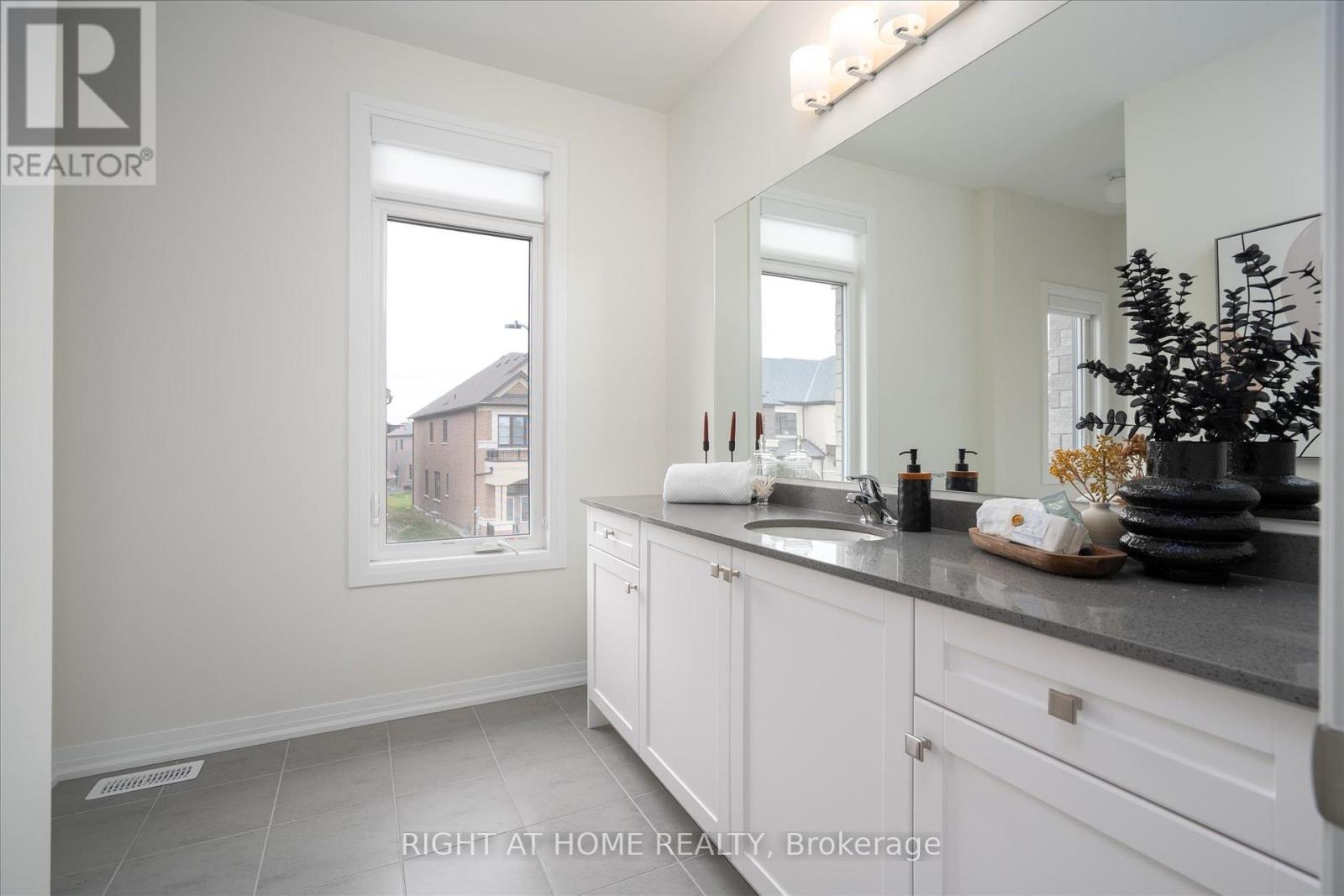 38 Van Wart Street, Whitby, Ontario  L1P 0P8 - Photo 27 - E13083006