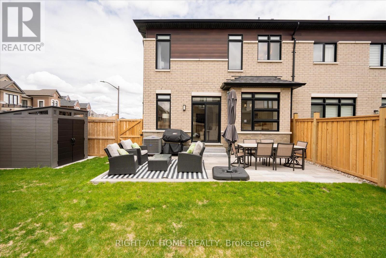 38 Van Wart Street, Whitby, Ontario  L1P 0P8 - Photo 31 - E13083006