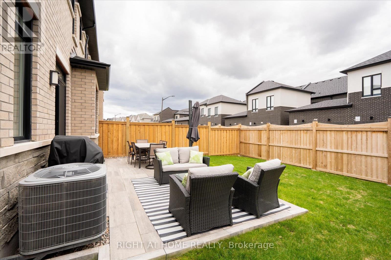 38 Van Wart Street, Whitby, Ontario  L1P 0P8 - Photo 32 - E13083006