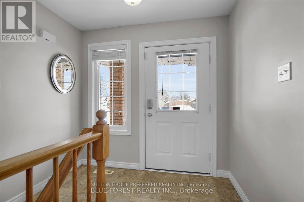 284 Exmouth Circle, London East (East I), Ontario  N5V 5G6 - Photo 3 - X13083284