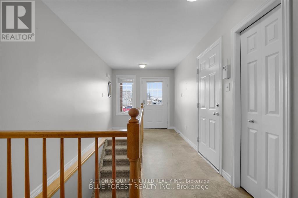 284 Exmouth Circle, London East (East I), Ontario  N5V 5G6 - Photo 4 - X13083284