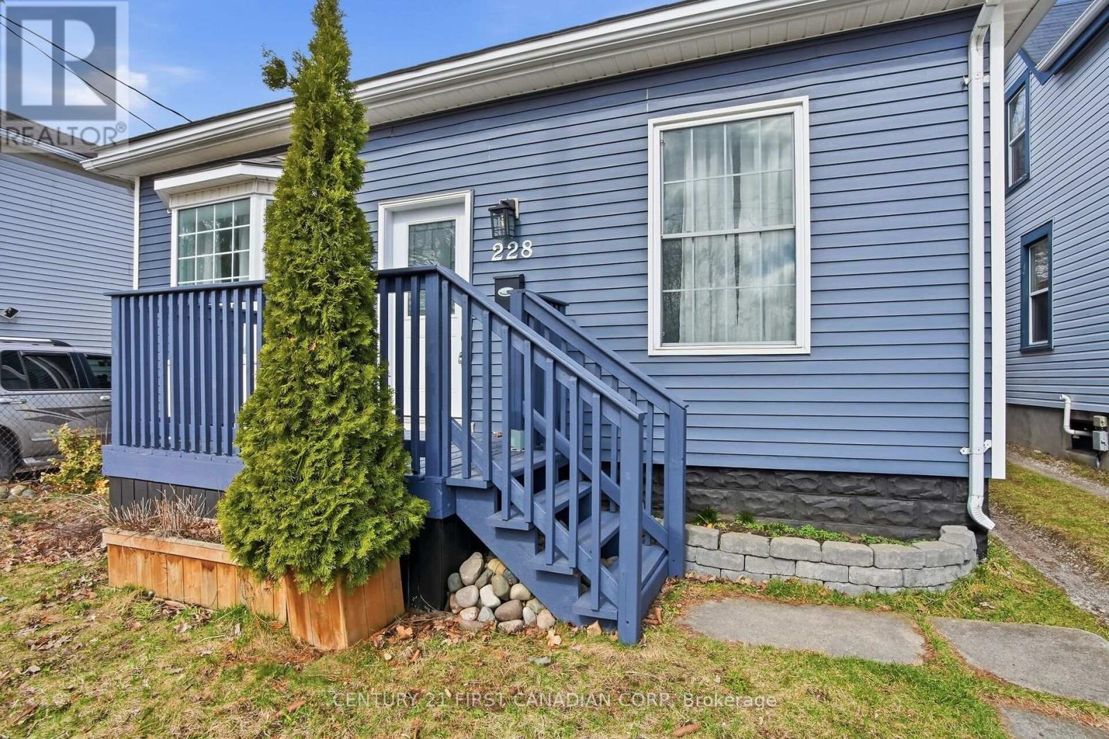 228 South Street, London East (East K), Ontario  N6B 1B4 - Photo 4 - X13083334