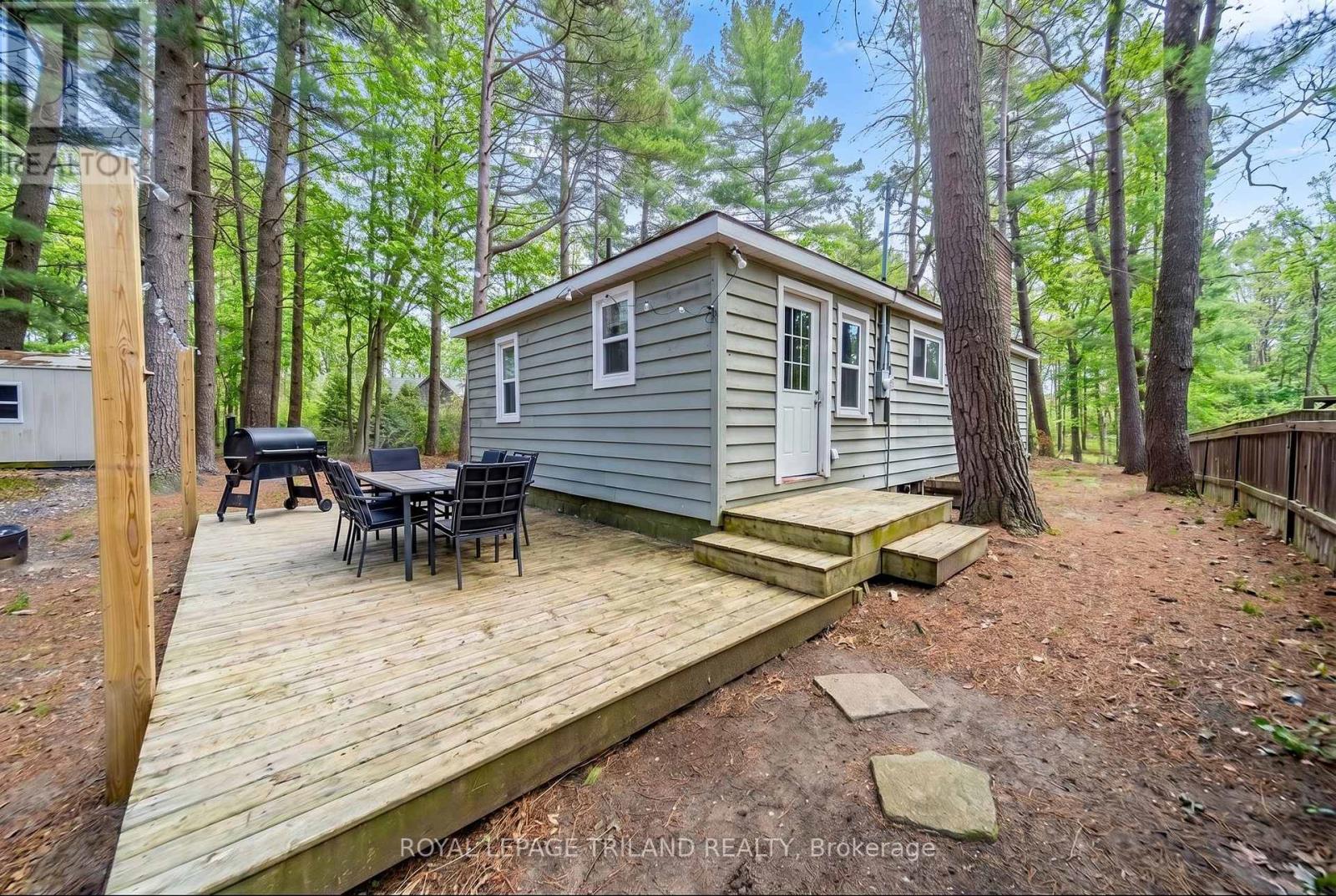 10264 Beach O Pines Road, Lambton Shores (Grand Bend), Ontario  N0M 1T0 - Photo 10 - X13083384