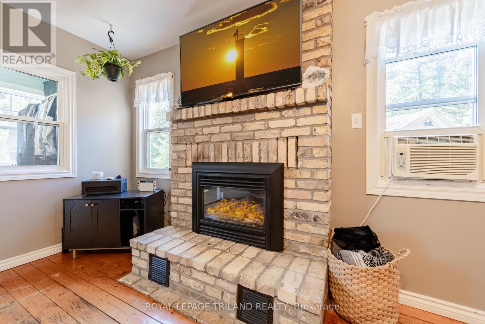 10264 Beach O Pines Road, Lambton Shores (Grand Bend), Ontario  N0M 1T0 - Photo 17 - X13083384
