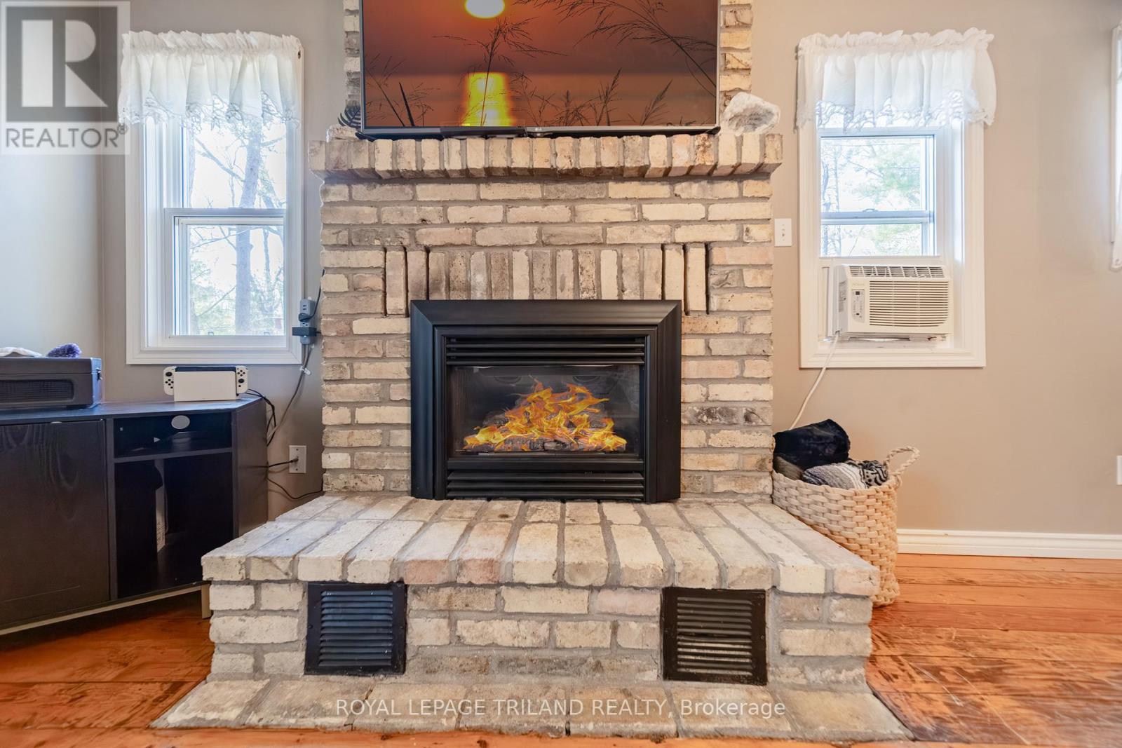 10264 Beach O Pines Road, Lambton Shores (Grand Bend), Ontario  N0M 1T0 - Photo 21 - X13083384