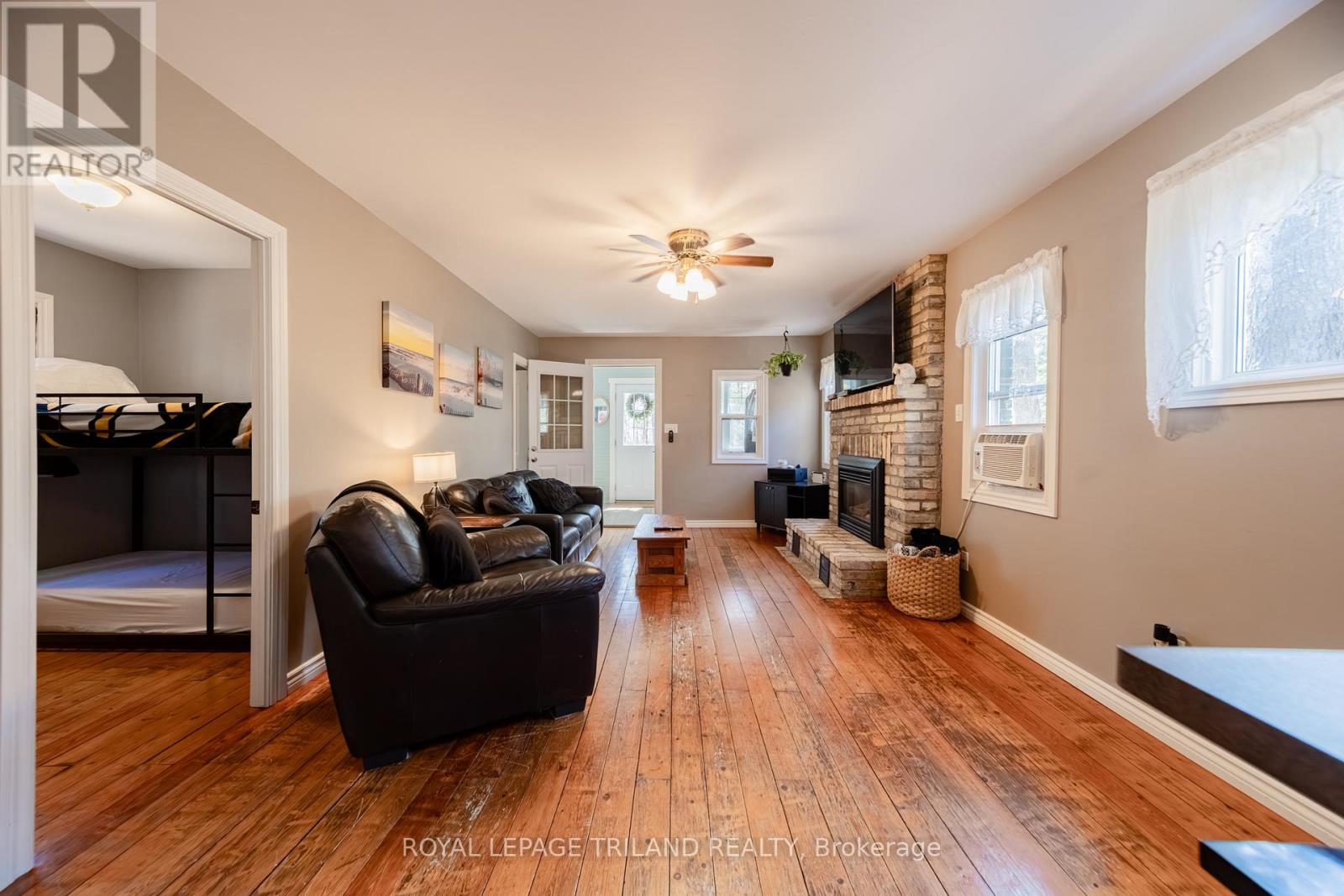 10264 Beach O Pines Road, Lambton Shores (Grand Bend), Ontario  N0M 1T0 - Photo 22 - X13083384