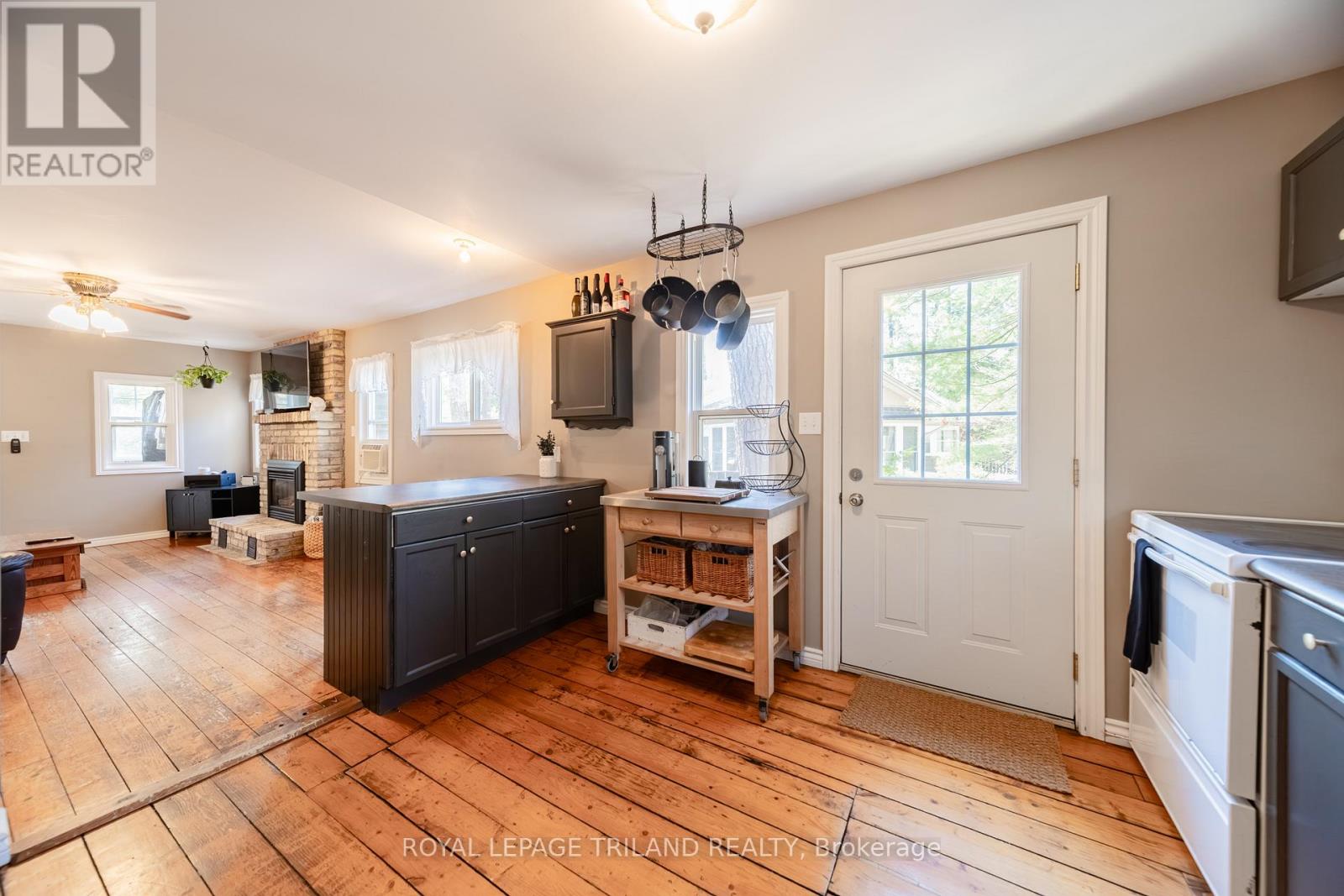 10264 Beach O Pines Road, Lambton Shores (Grand Bend), Ontario  N0M 1T0 - Photo 24 - X13083384