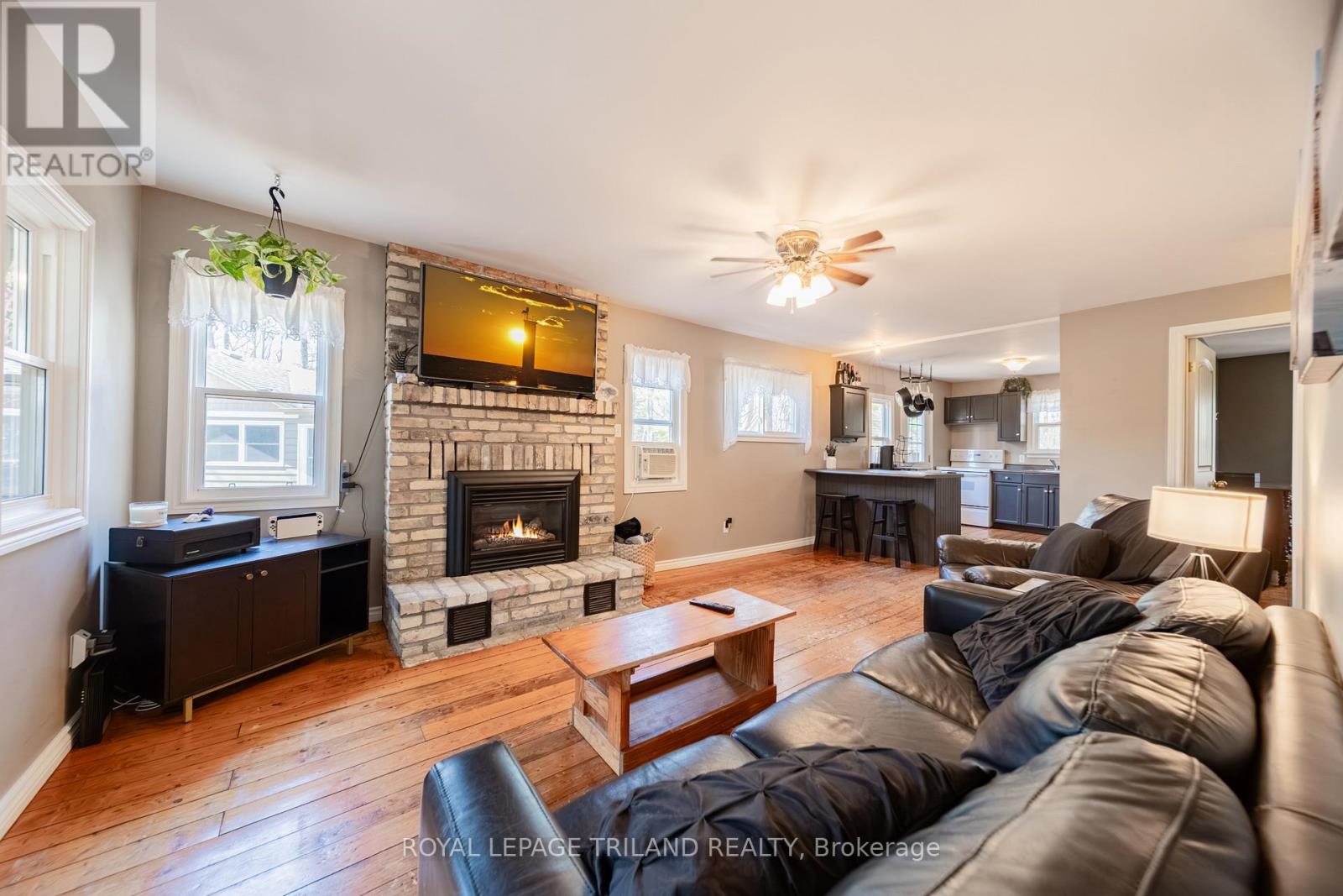 10264 Beach O Pines Road, Lambton Shores (Grand Bend), Ontario  N0M 1T0 - Photo 3 - X13083384