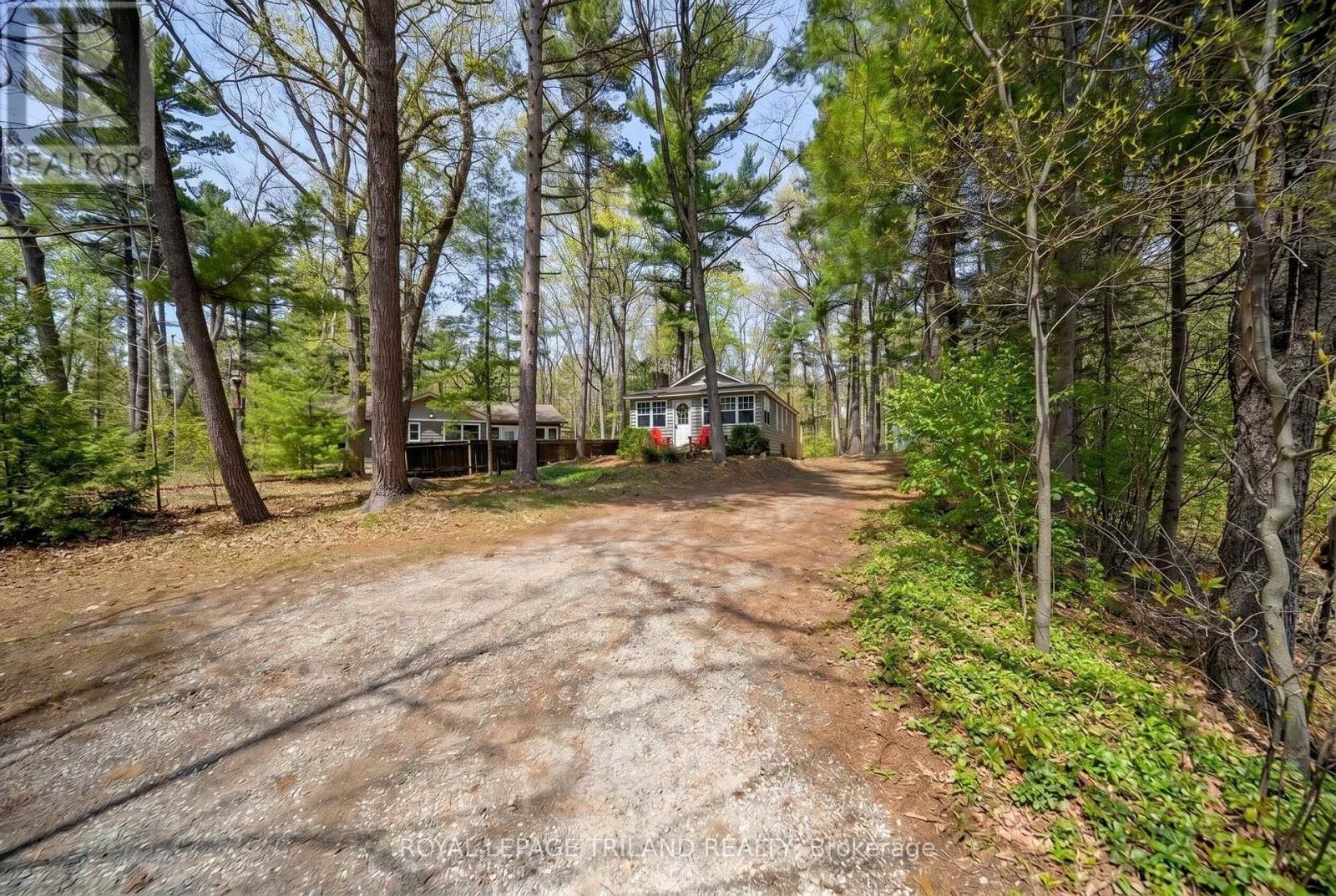 10264 Beach O Pines Road, Lambton Shores (Grand Bend), Ontario  N0M 1T0 - Photo 34 - X13083384