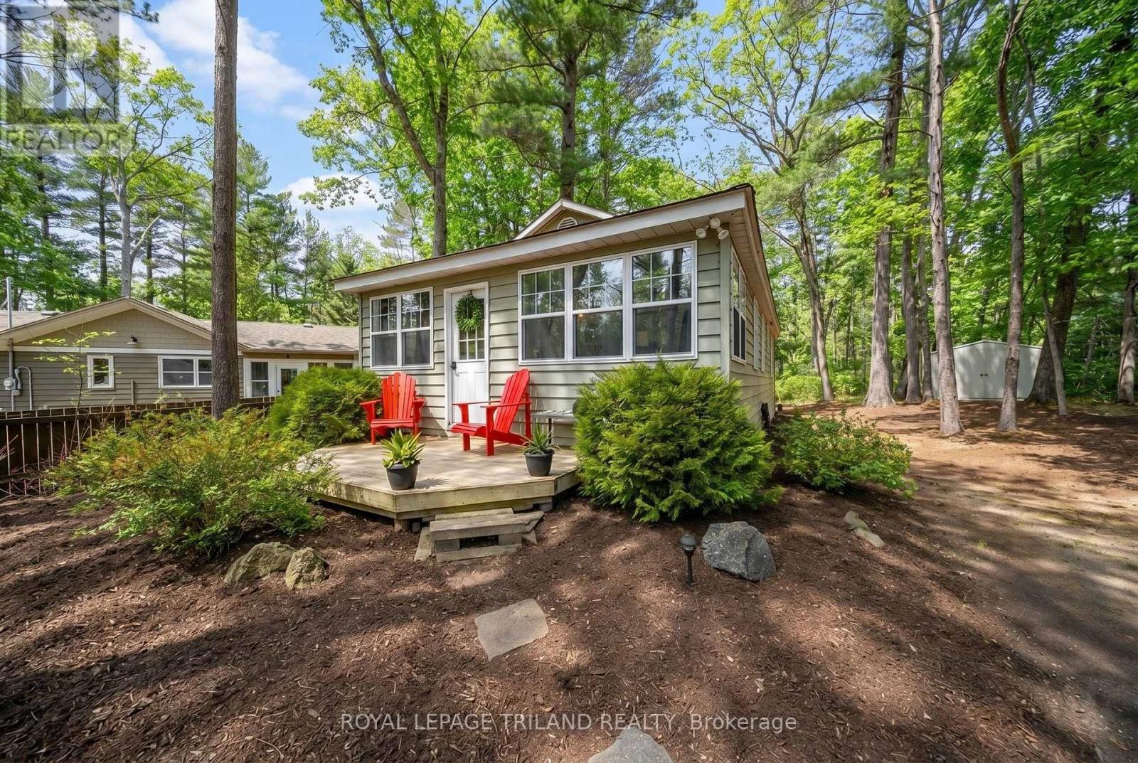 10264 Beach O Pines Road, Lambton Shores (Grand Bend), Ontario  N0M 1T0 - Photo 35 - X13083384