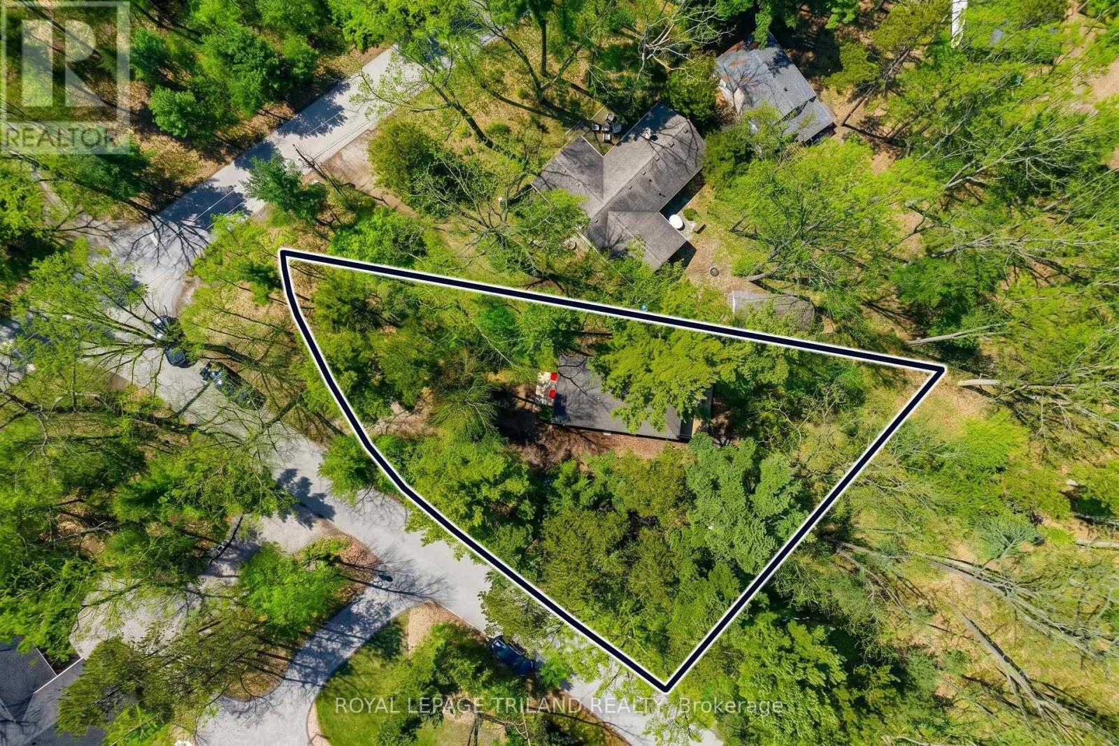 10264 Beach O Pines Road, Lambton Shores (Grand Bend), Ontario  N0M 1T0 - Photo 36 - X13083384